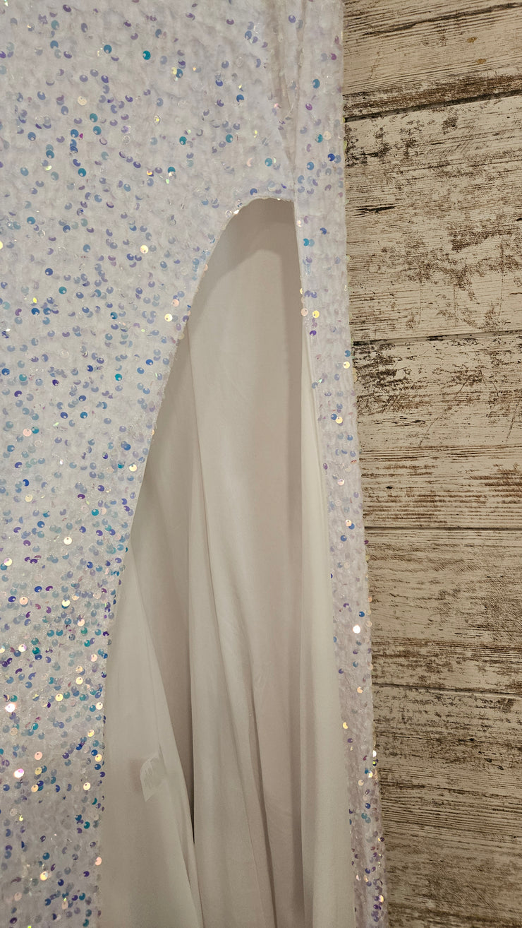 WHITE FEATHER LONG DRESS (NEW)