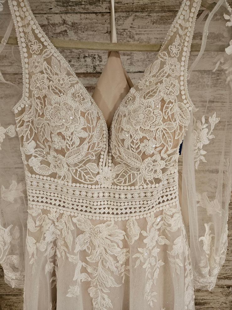 WHITE WEDDING GOWN (NEW) $1300