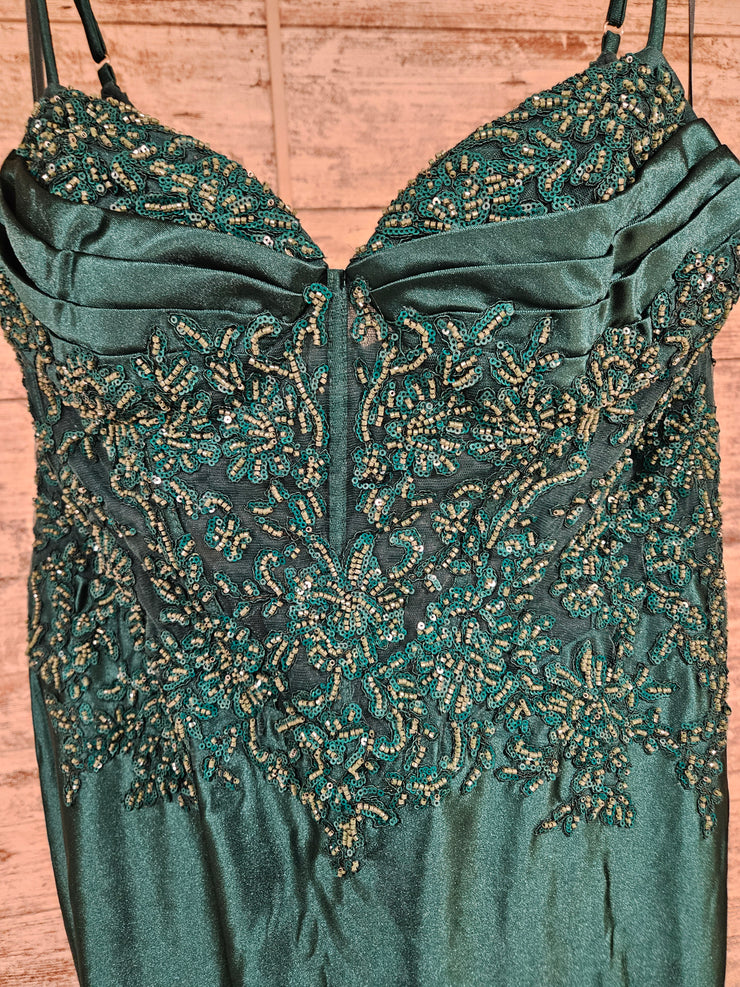 GREEN LONG EVENING GOWN (NEW)