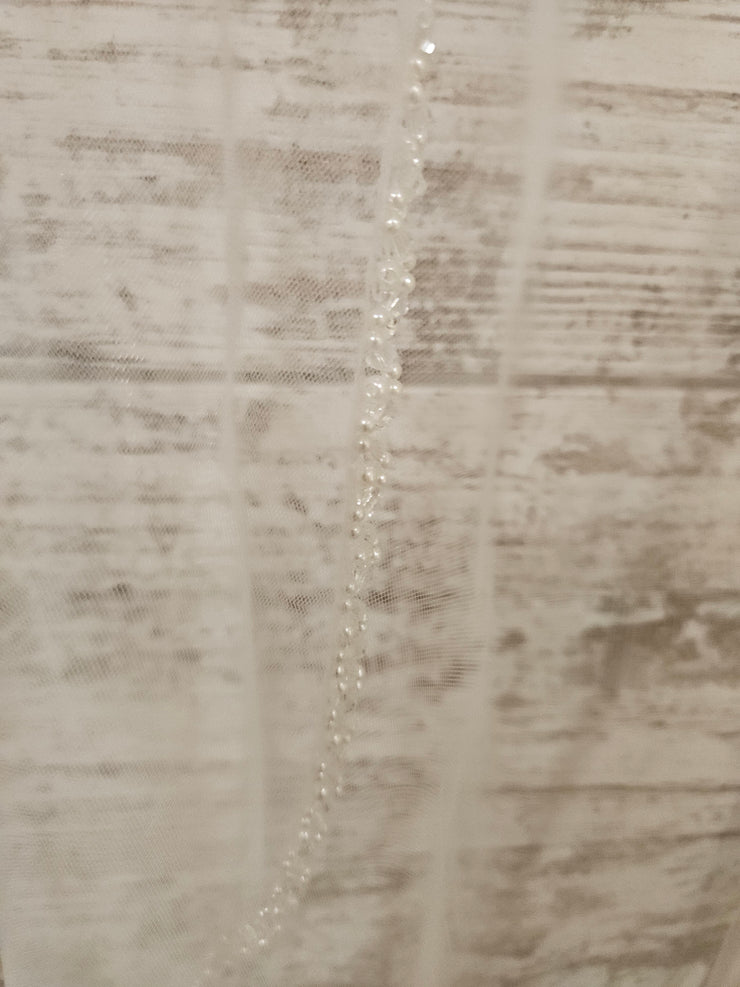 WHITE WEDDING VEIL (NEW)) $100