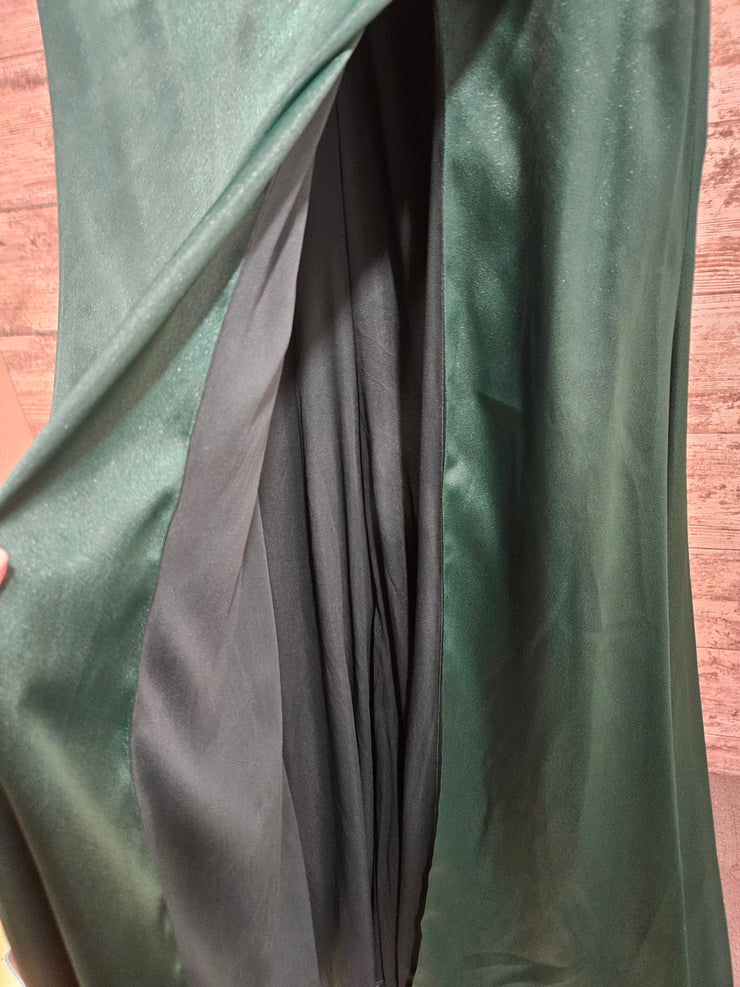 GREEN LONG EVENING GOWN