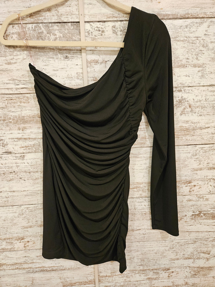 BLACK 1 SLEEVE SHORT DRESS