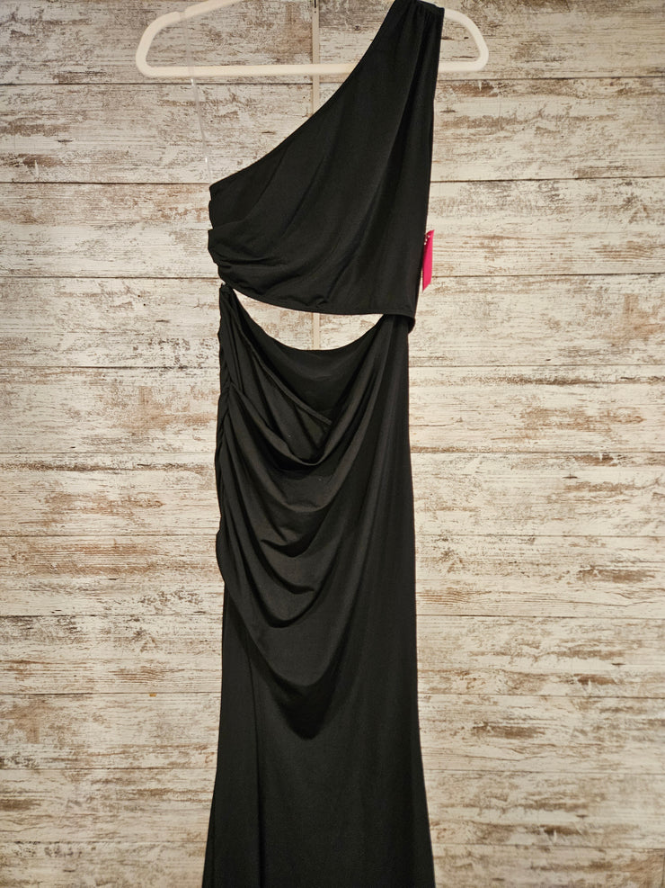 BLACK LONG EVENING GOWN