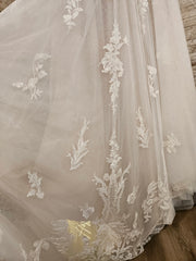 WHITE WEDDING GOWN (NEW) $1300