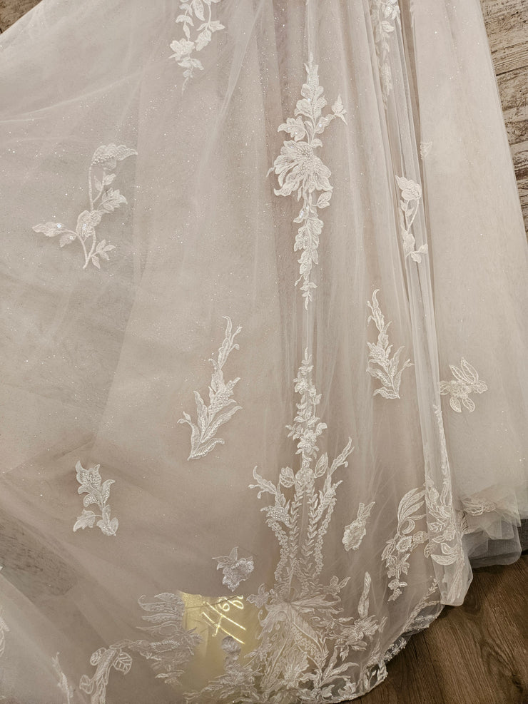 WHITE WEDDING GOWN (NEW) $1300