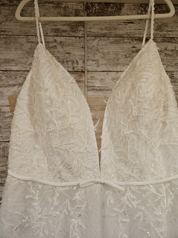 WHITE WEDDING GOWN (NEW) $800