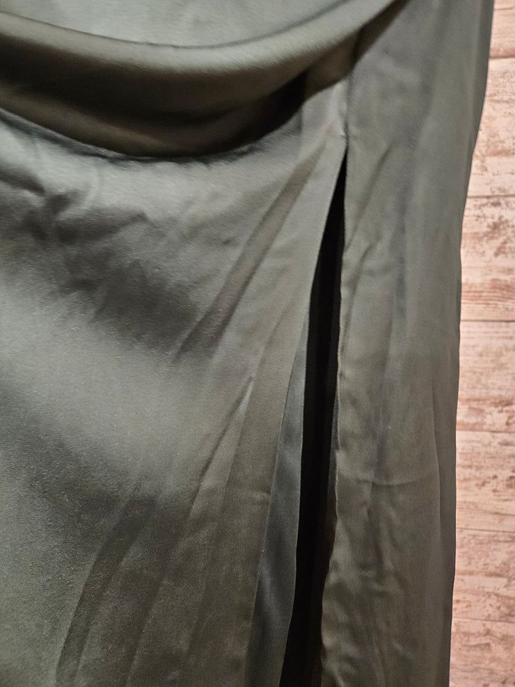 GREEN LONG EVENING GOWN