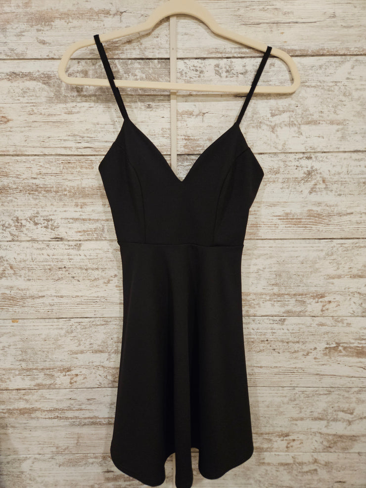 BLACK SHORT DRESS