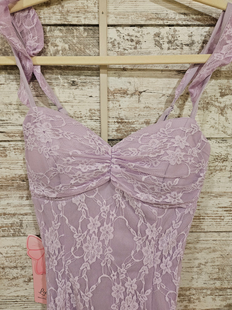 LAVENDER/LACE SHORT DRESS -NEW