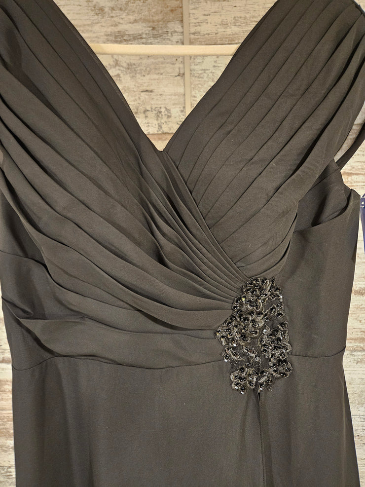 BLACK LONG EVENING GOWN (NEW)