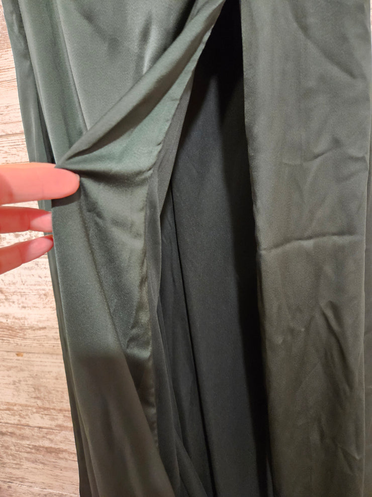 GREEN LONG EVENING GOWN (NEW)