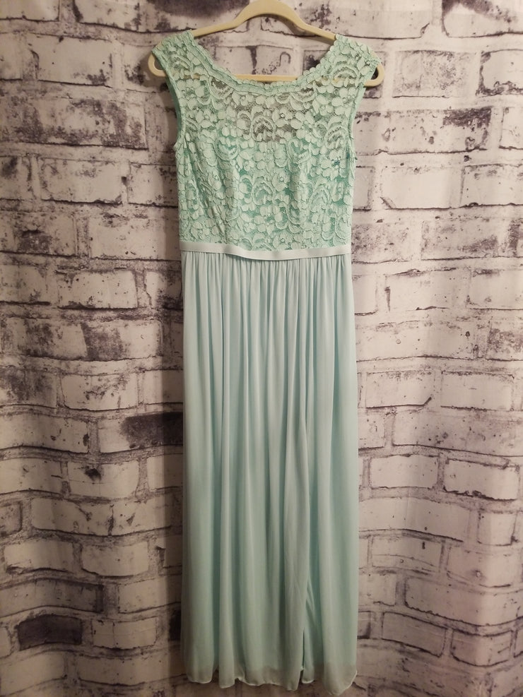 GREEN LONG EVENING GOWN