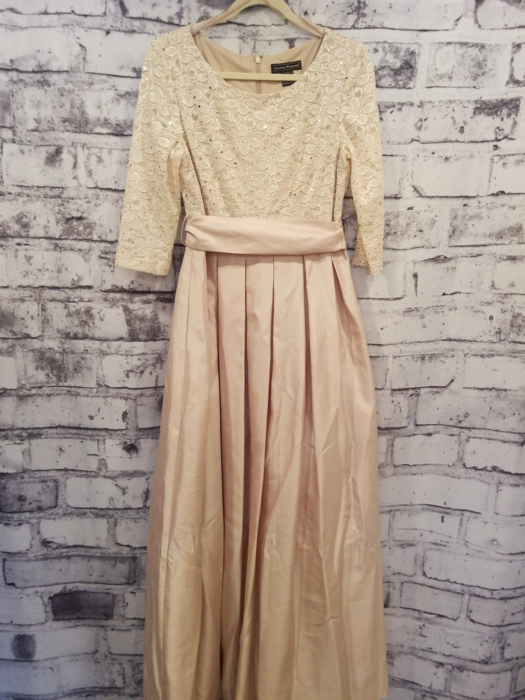 IVORY/TAN A LINE GOWN