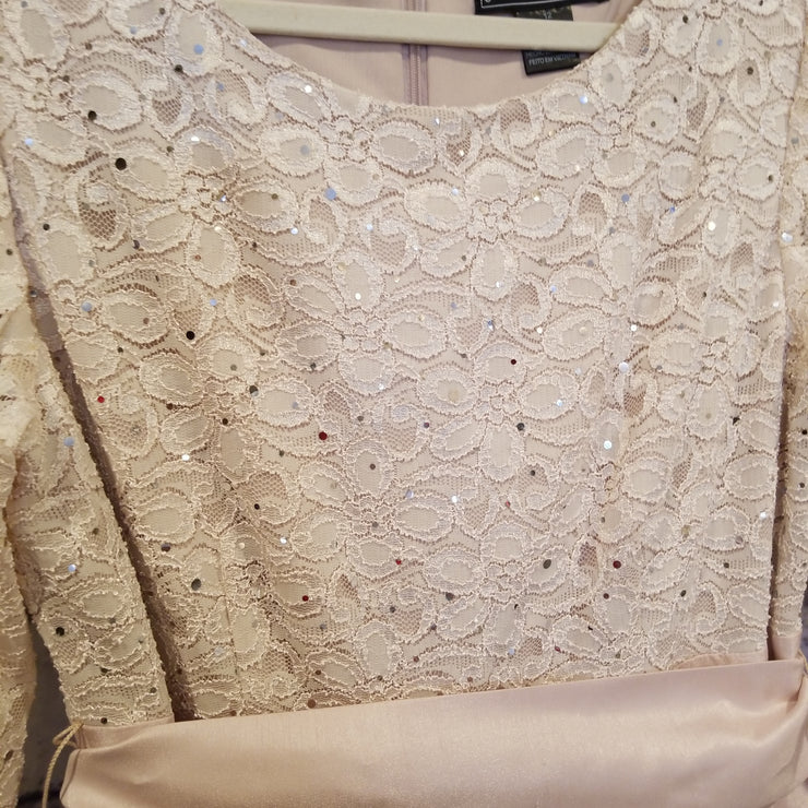 IVORY/TAN A LINE GOWN