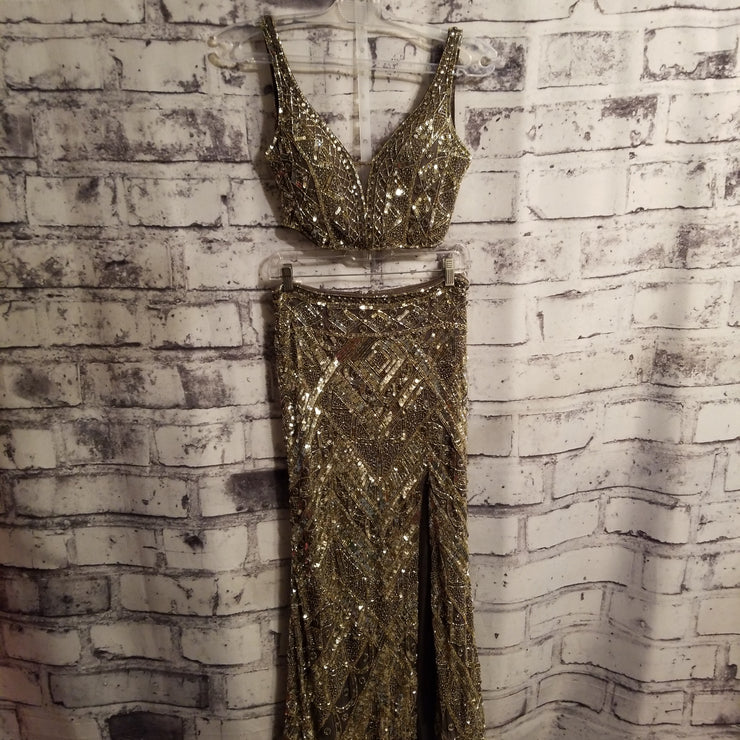 SILVER/GOLD 2 PC GOWN SET