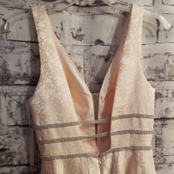 BLUSH A LINE GOWN (NEW)