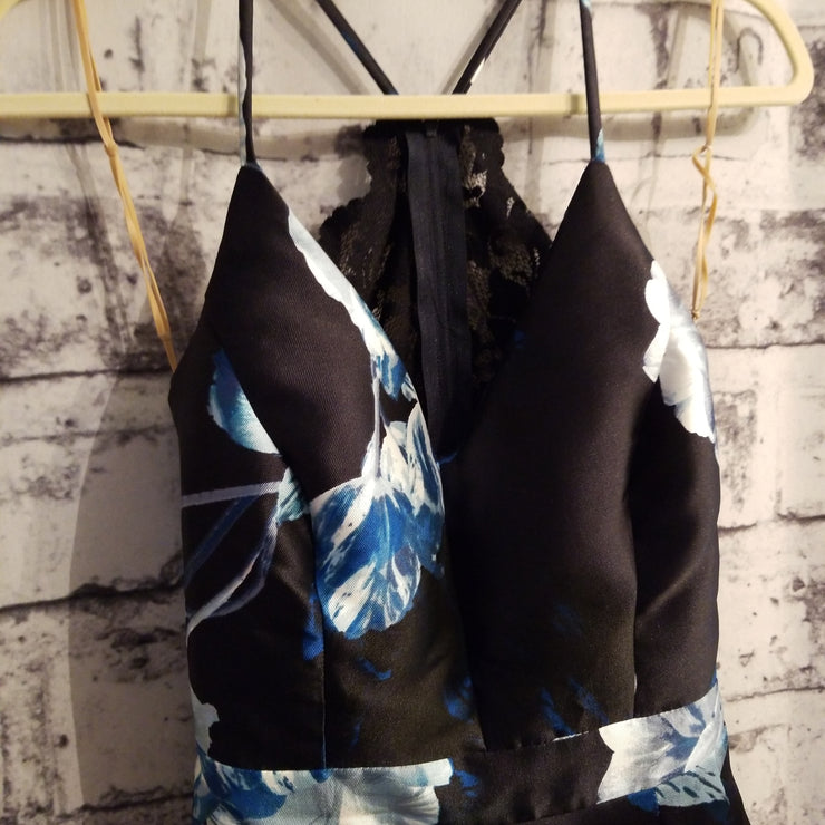 BLACK/FLORAL SHORT DRESS