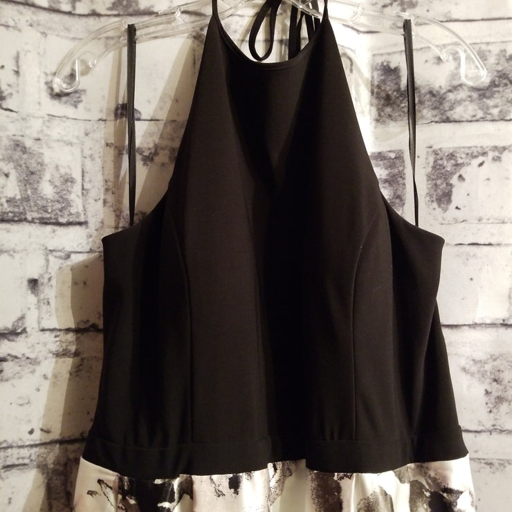 BLACK/WHITE A LINE GOWN