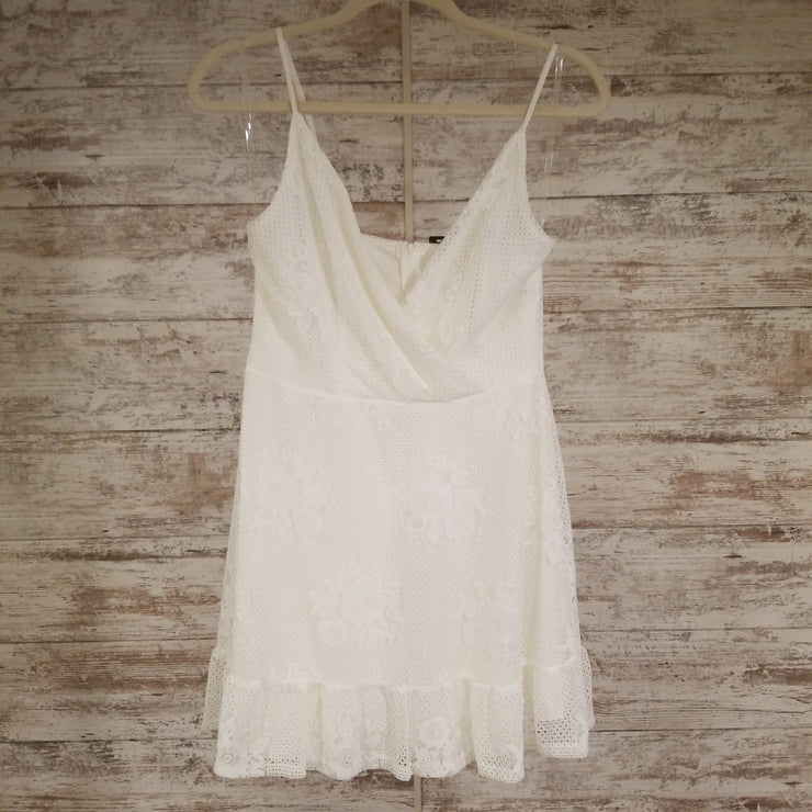 WHITE SHORT DRESS (NEW)
