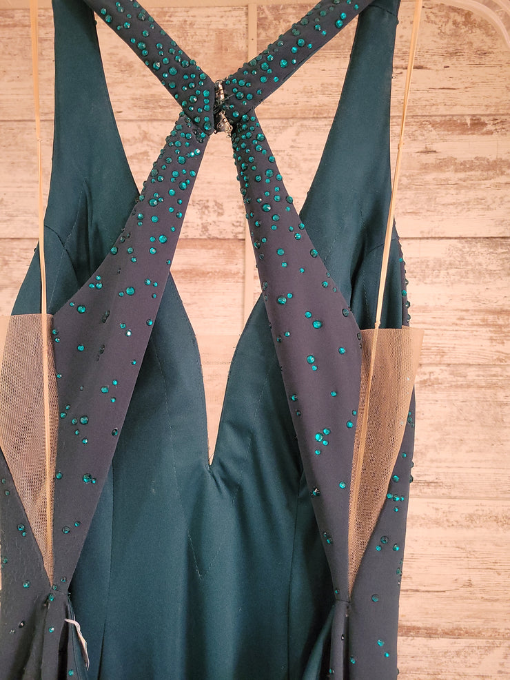 GREEN LONG EVENING GOWN