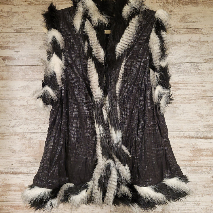BLACK/WHITE FUR LINED VEST