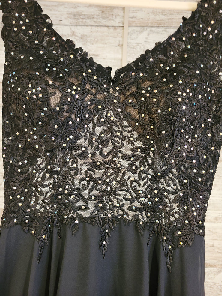 BLACK LONG EVENING GOWN (NEW)