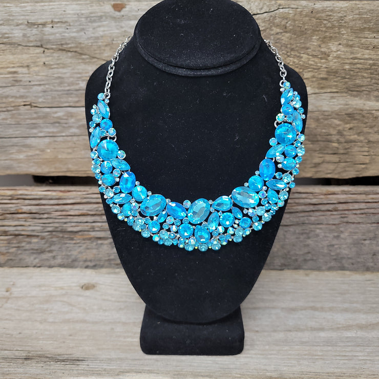 BLUE CHUNKY NECKLACE