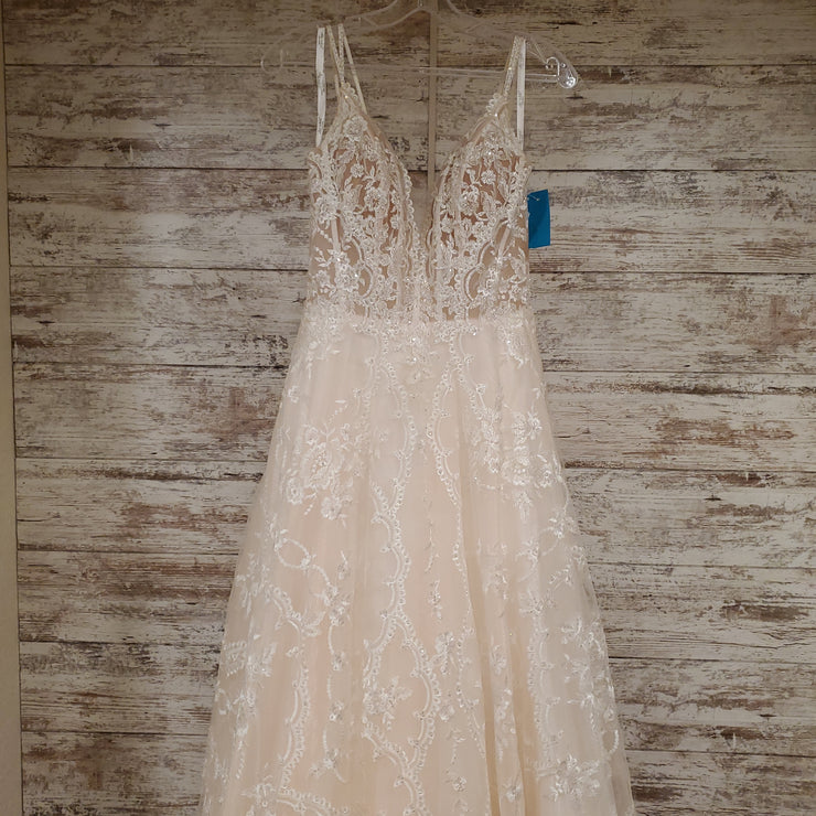 WHITE/BLUSH A LINE PRINCESS