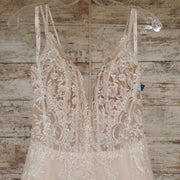 WHITE/BLUSH A LINE PRINCESS