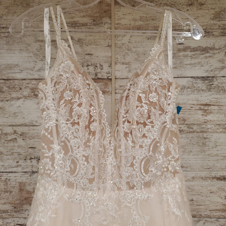 WHITE/BLUSH A LINE PRINCESS