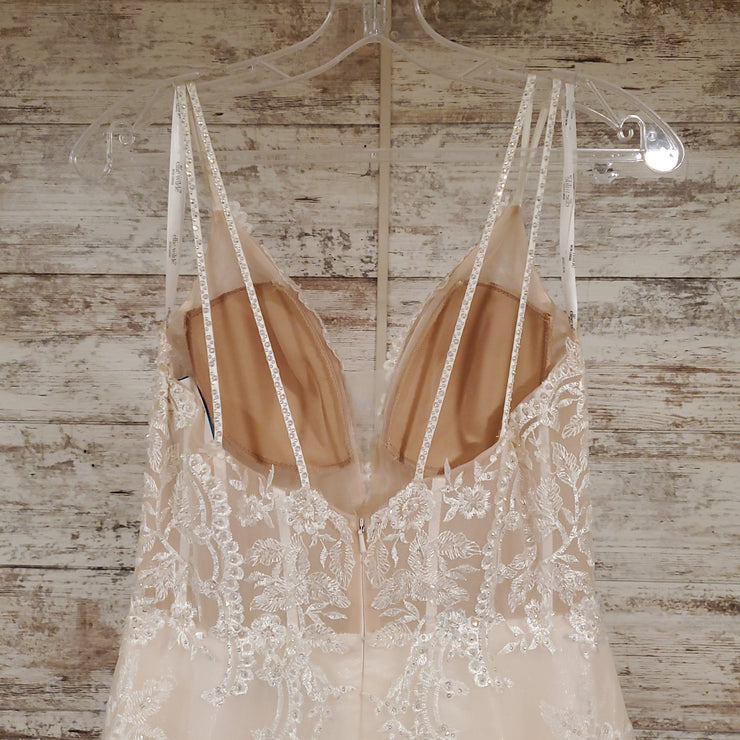 WHITE/BLUSH A LINE PRINCESS