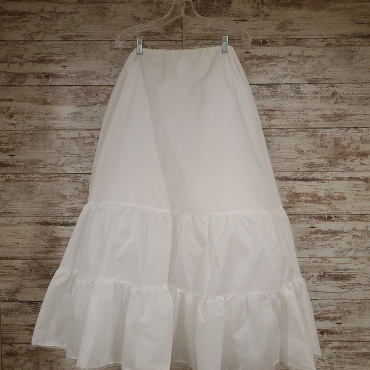 WHITE UNDER SKIRT (NEW) $80