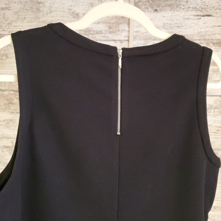 BLACK SLEEVELESS TOP