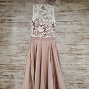 TAN/WHITE A LINE GOWN