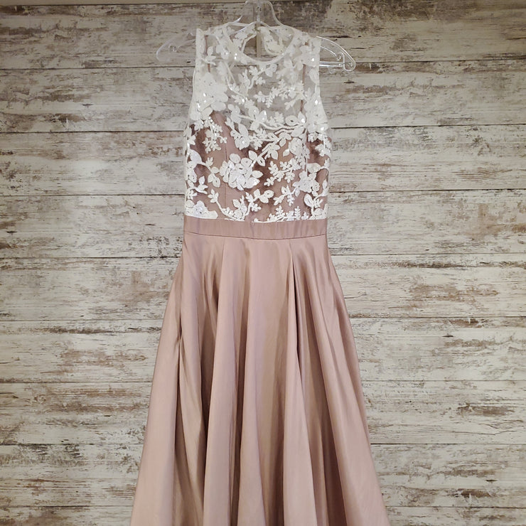 TAN/WHITE A LINE GOWN