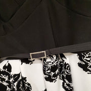 BLACK/WHITE FLORAL SHORT DRESS
