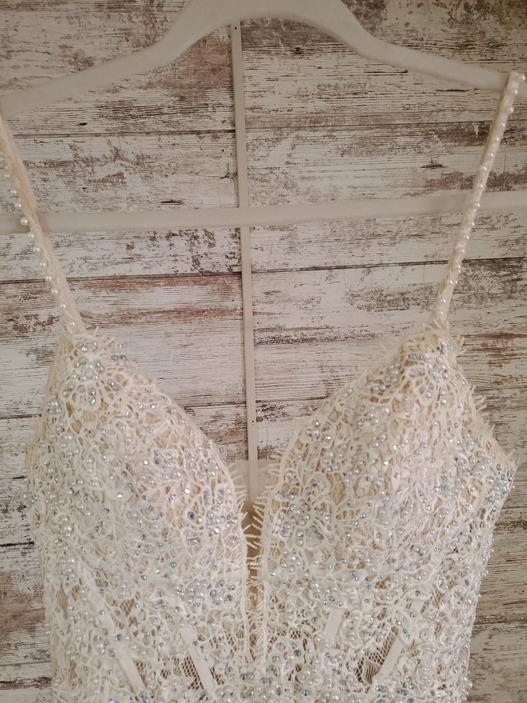 WHITE LACE LONG EVENING GOWN