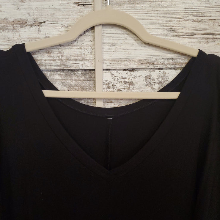 BLACK SHORT SLEEVE TOP