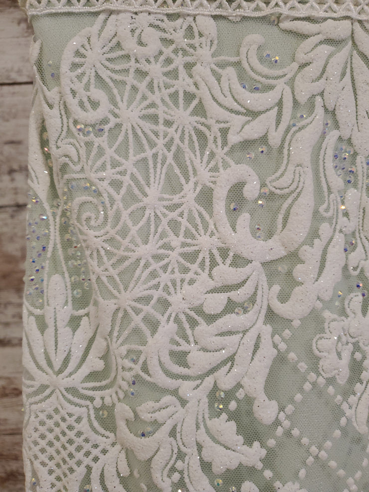 GREEN/WHITE LONG EVENING GOWN