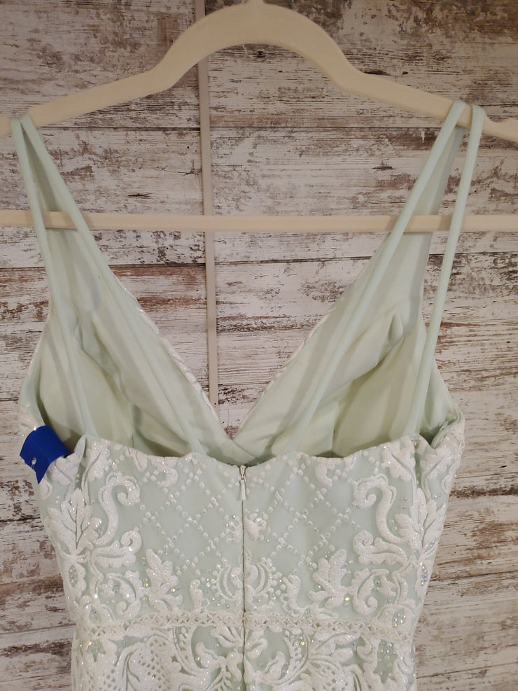 GREEN/WHITE LONG EVENING GOWN