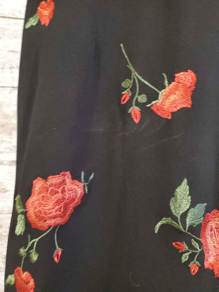 BLACK/RED ROSES LONG EVENING