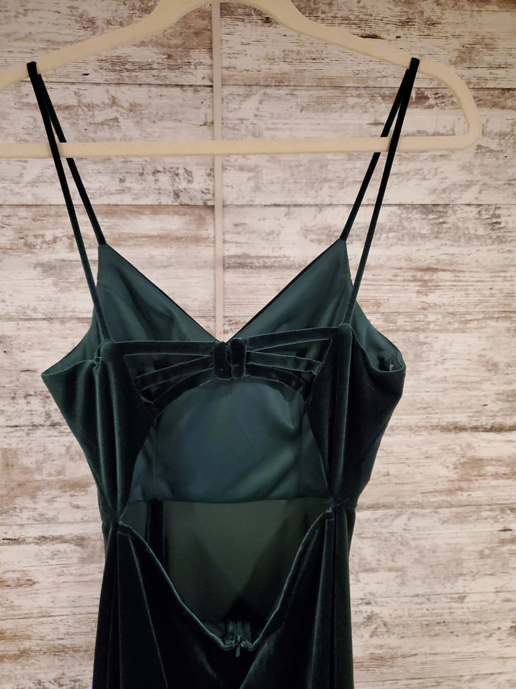 GREEN LONG EVENING GOWN