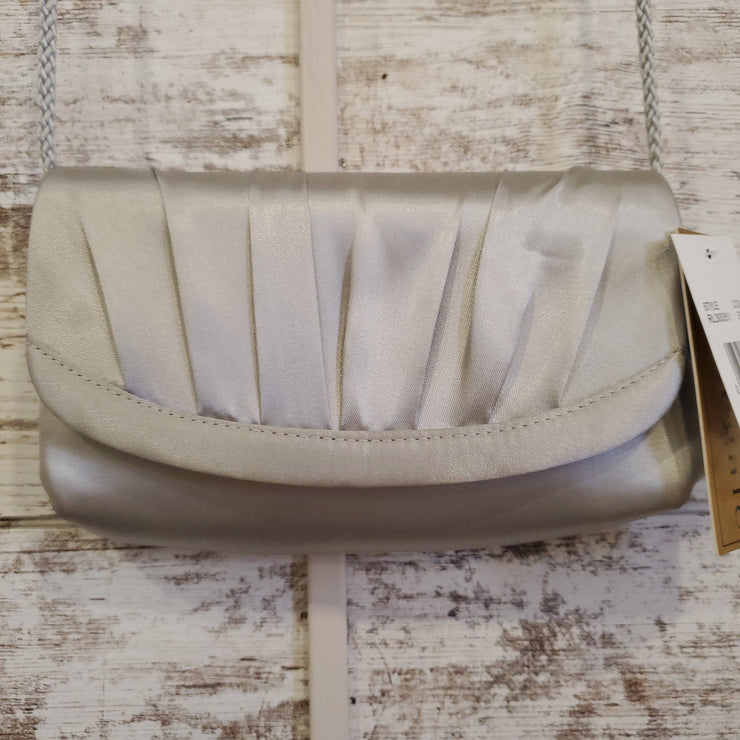 SILVER CLUTCH/PURSE (NEW)