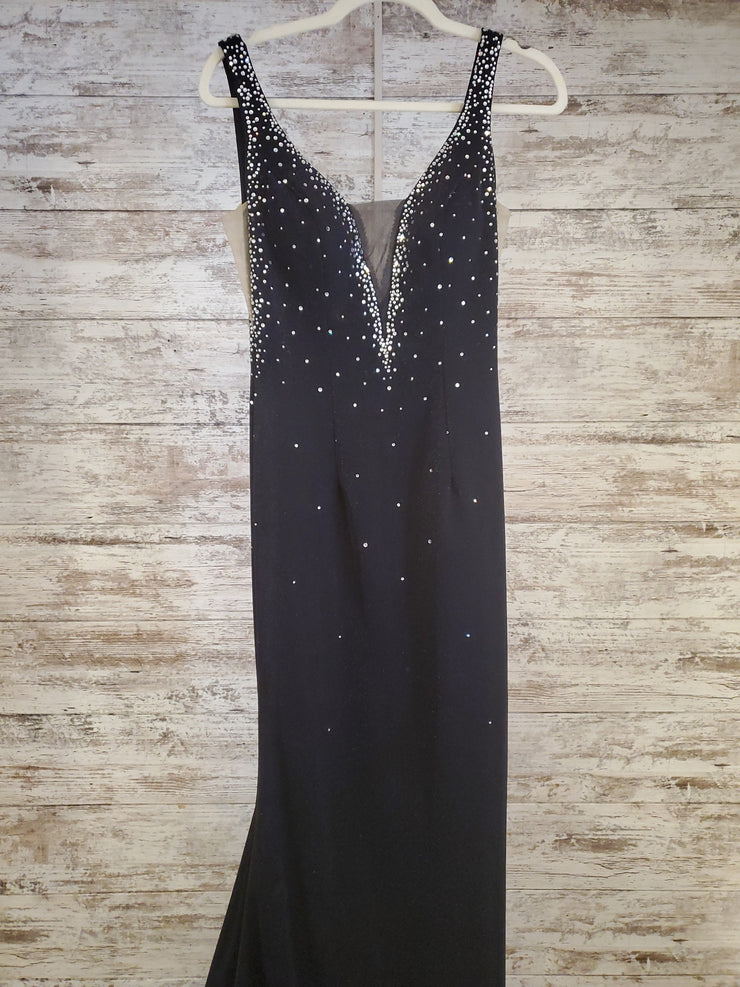 BLACK LONG EVENING GOWN