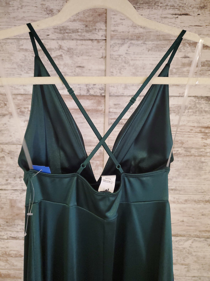 GREEN LONG EVENING GOWN (NEW)