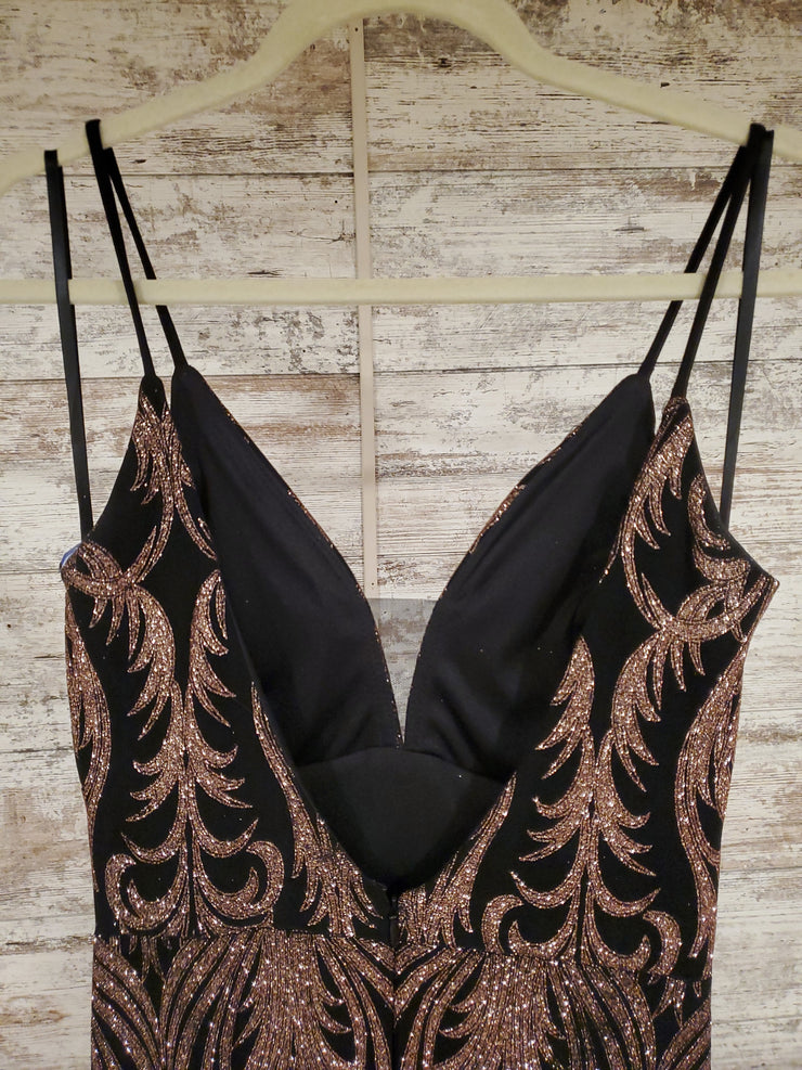 BLACK/GOLD LONG EVENING GOWN