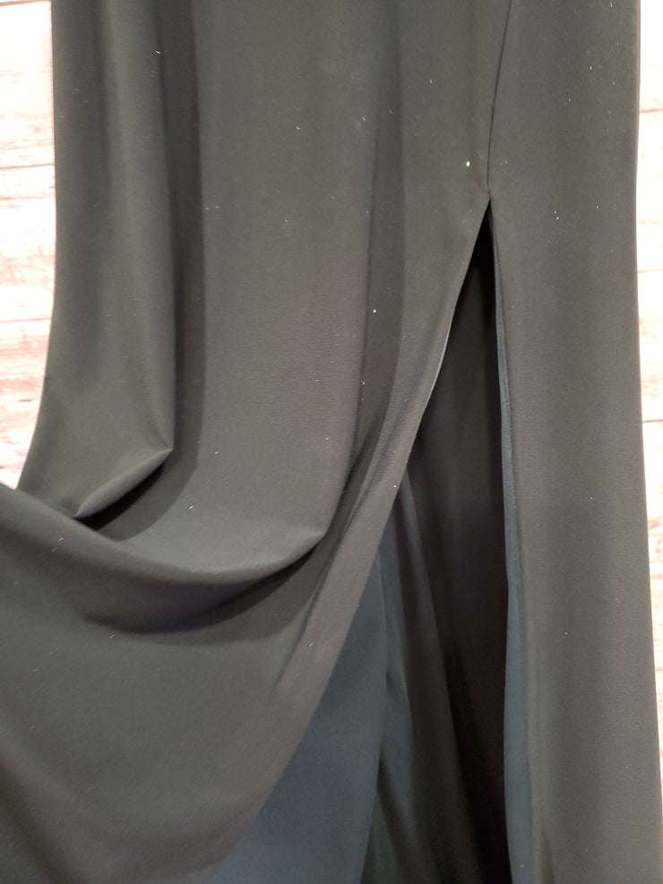 GREEN LONG EVENING GOWN