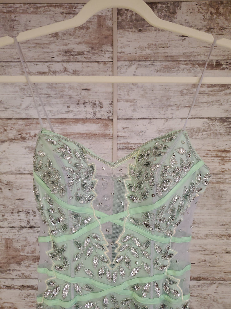 GREEN LONG EVENING GOWN