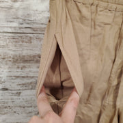 TAN CAPRI PANTS (NEW)