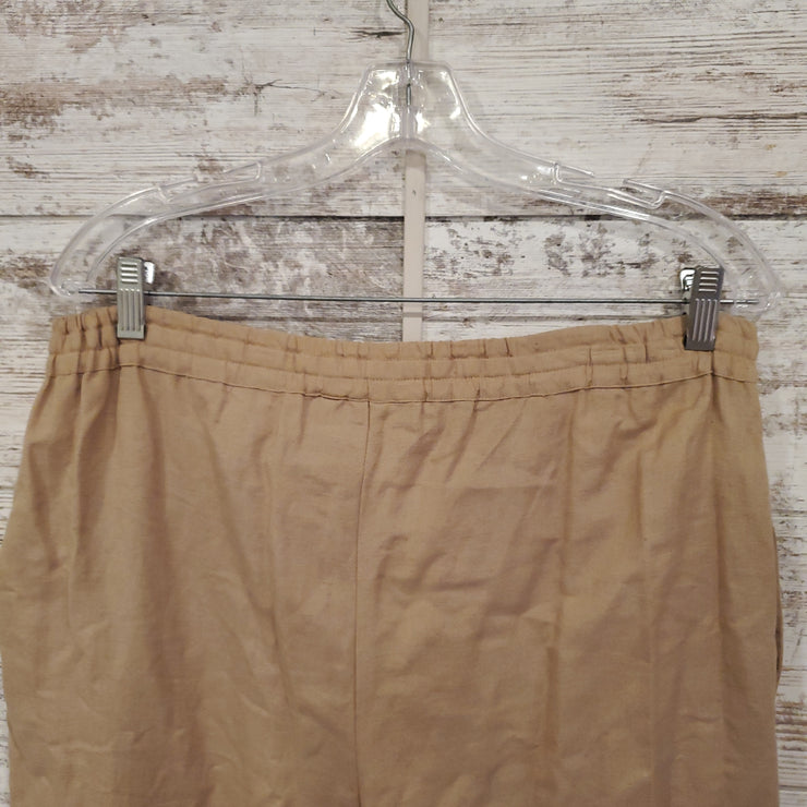 TAN CAPRI PANTS (NEW)